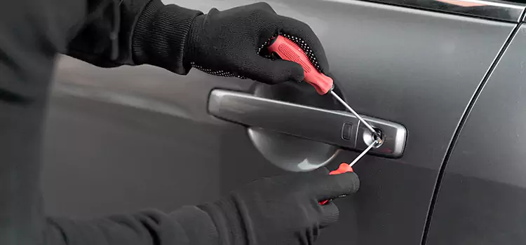 Locked Out of Car Help Cote-Saint-Luc