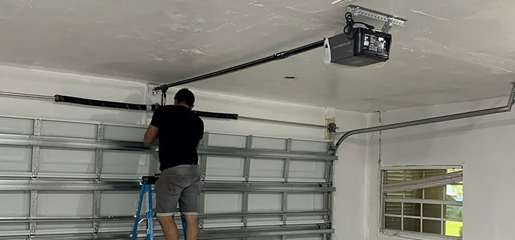 Garage Door Opener Repair Near Me in Cote-Saint-Luc, QC