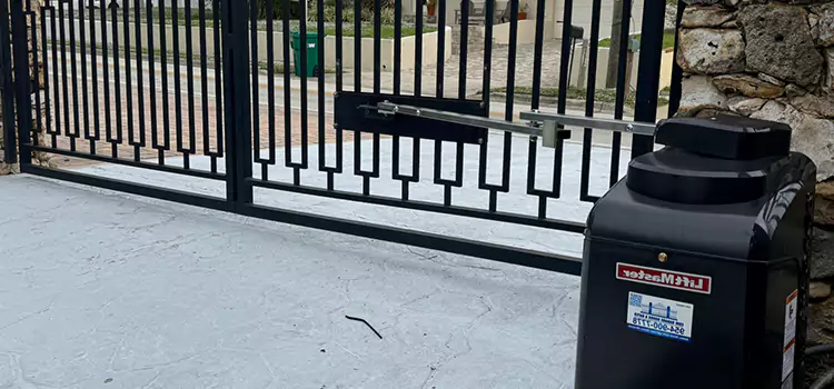 Seamless Installation and Support for Your New Gate in Cote-Saint-Luc, QC