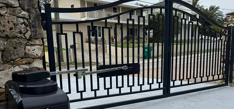 Swing Gate Opener with Keypad Cote-Saint-Luc