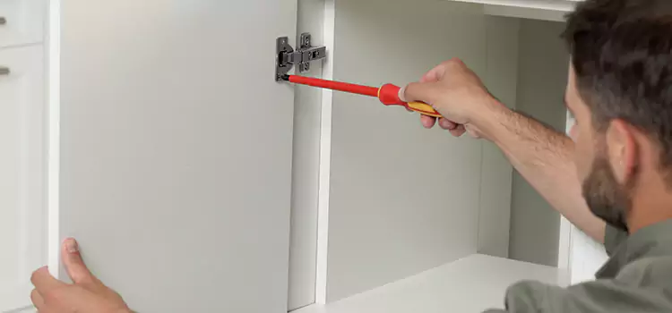 Screen Door Hinge Repair Cote-Saint-Luc