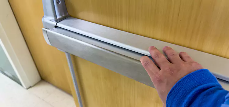 Installing a Push Bar on a Door Cote-Saint-Luc